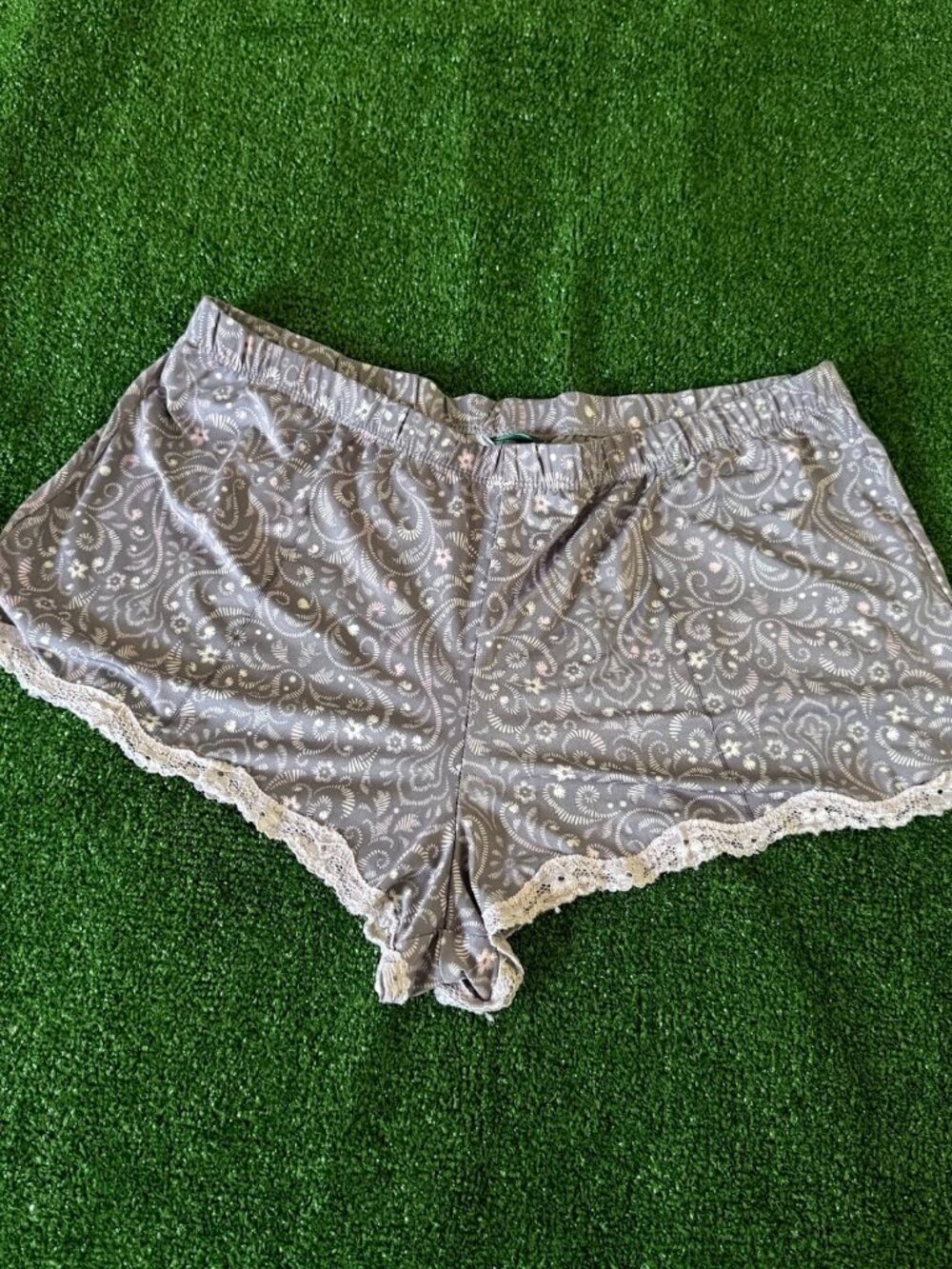Laura Ashley Gray Paisley Lace Trim Elastic Waist Pajama Lounge Shorts Size M